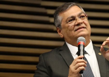 Ministro é aplaudido ao dizer que crime não está nos morros do Rio